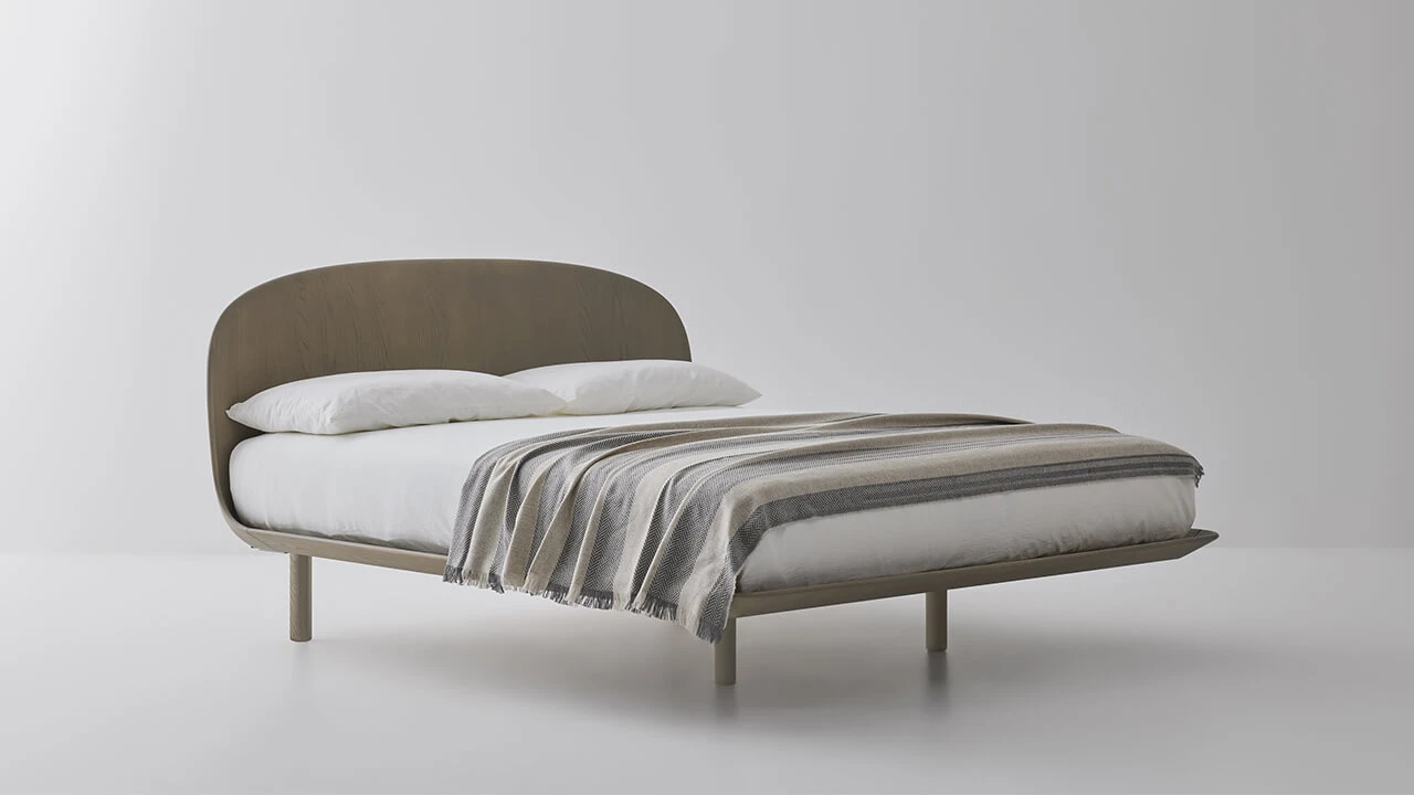 Letto in frassino NEST by BolzanLab: design innovativo con finiture artigianali e tecnologia avanzata