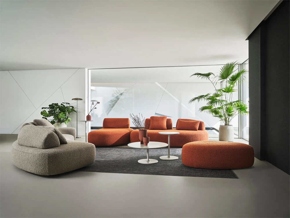 Le novità Living di Twils: comfort sartoriale e design d’autore per il 2025 tra divani e poltrone